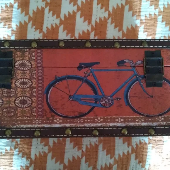 Unique Storage Box - Picture 7 of 12